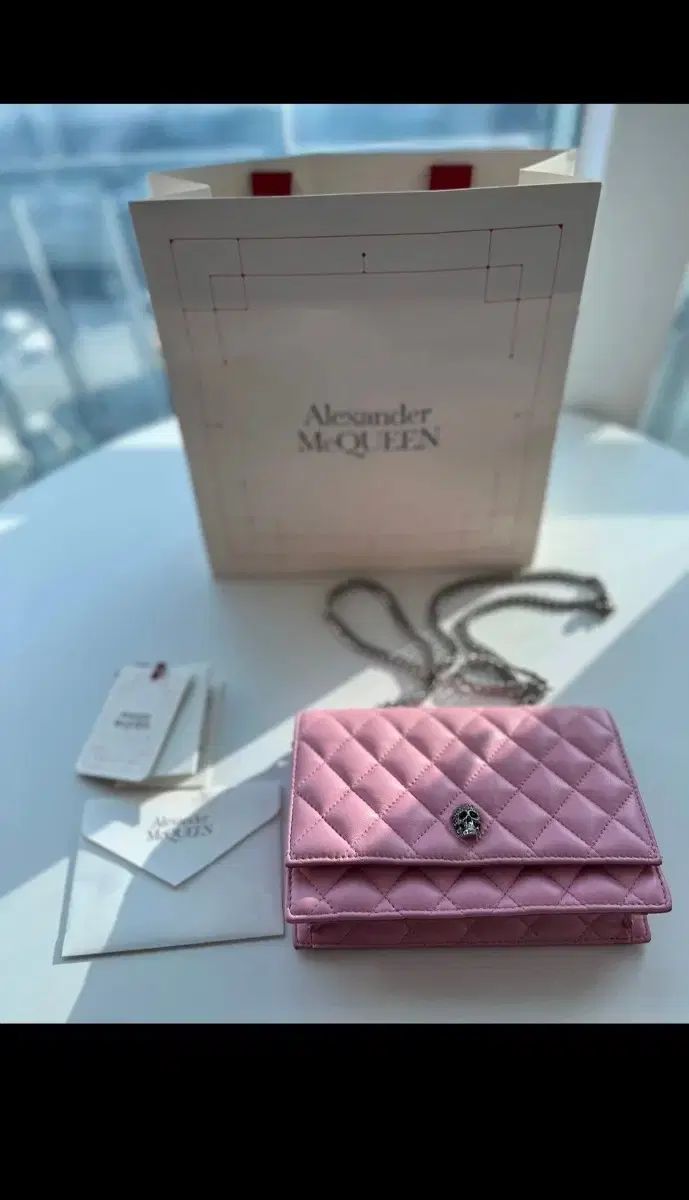 McQueen アレキサンダーマックイーン