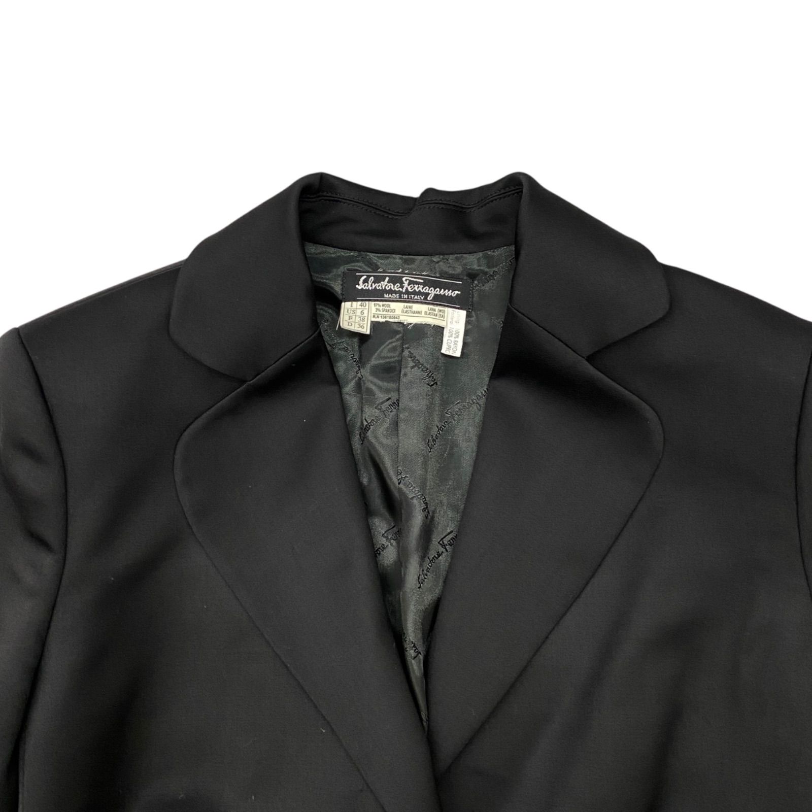 ☆EM0407 Salvatore Ferragamo セットアップ スーツ 40サイズ - メルカリ