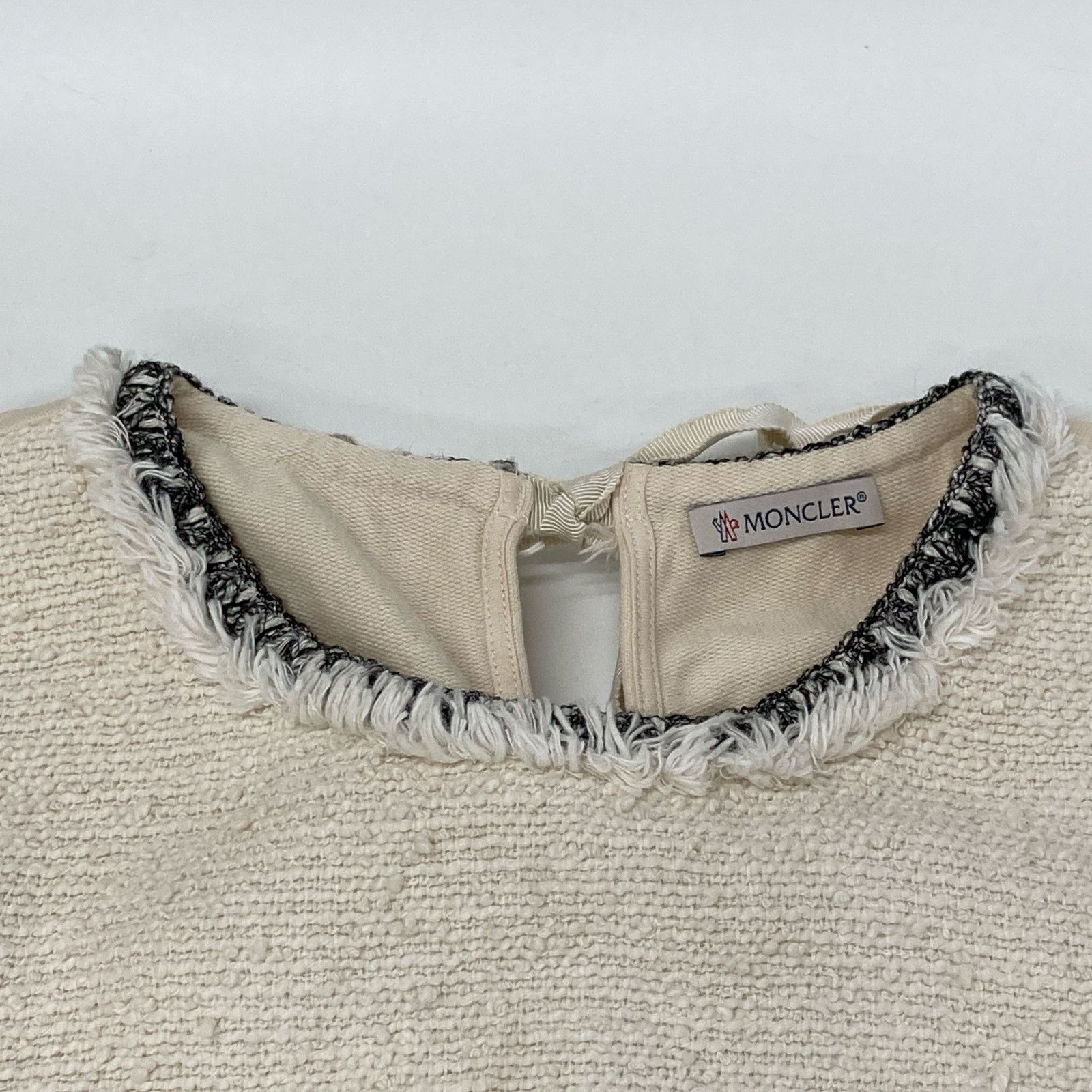 MONCLER モンクレール 23年製 MAGLIA MANICHE CORTE アイボリー