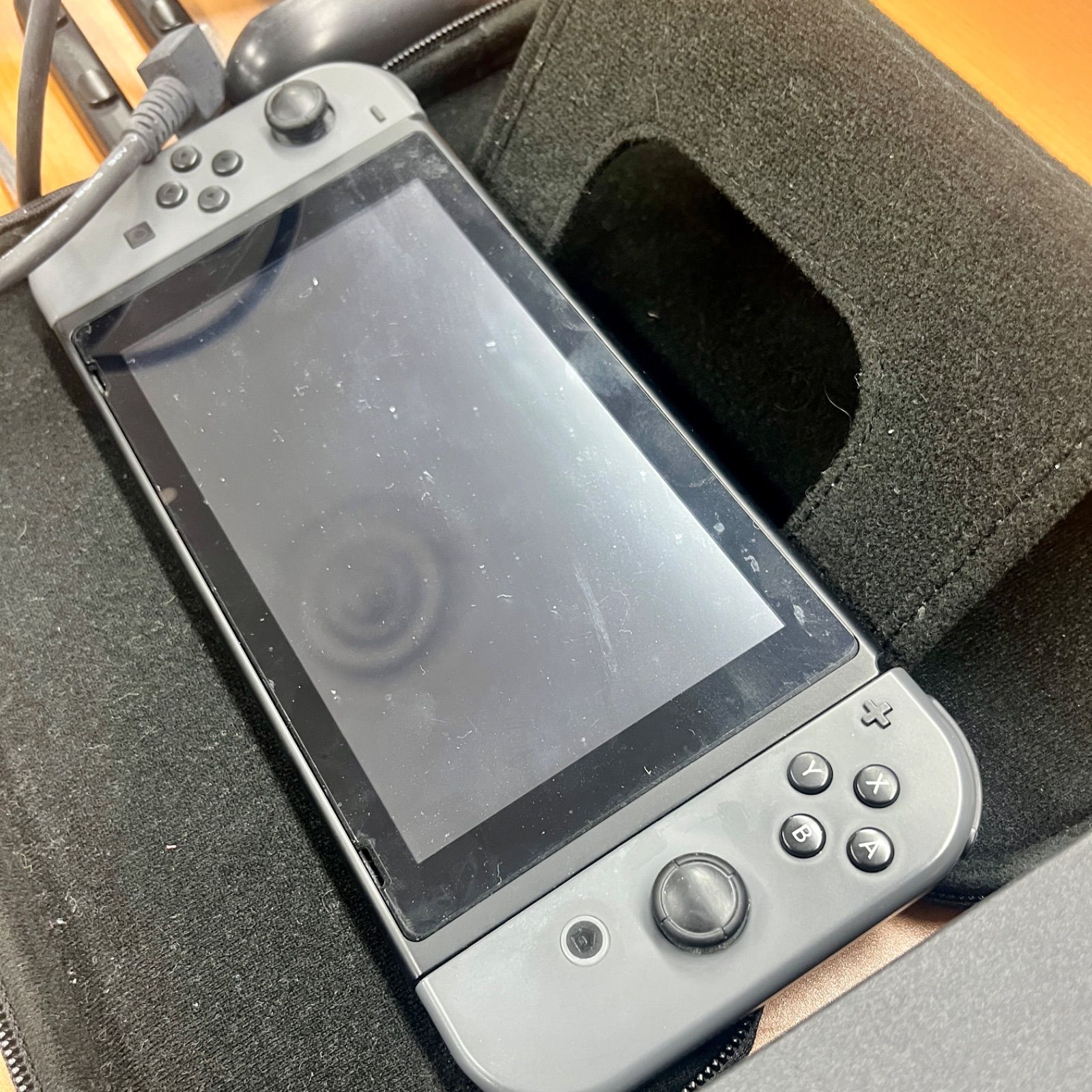 動作確認済み Nintendo Switch グレー 本体 + キャリングケース Nintendo Switch 本体 グレー 動作確認済み ニンテンドー