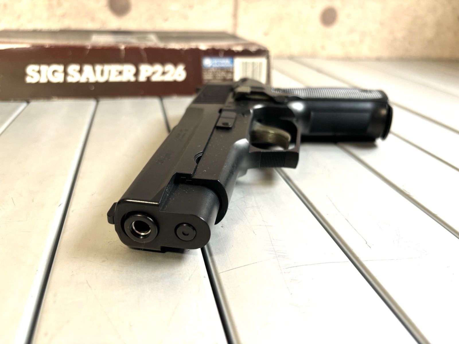 グンゼ産業エアーソフトガン エアコキ SIG SAUER シグザウエル P226 1/1 SCALE PLASTIC MODEL GUN 完成品  18才以上 現状品 - メルカリ