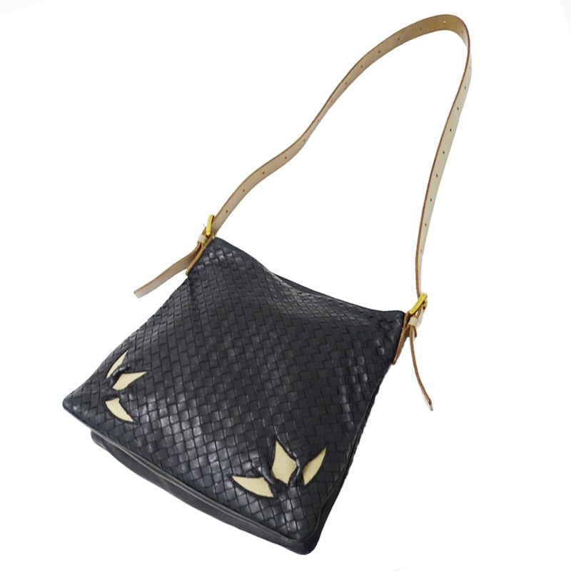 ボッテガヴェネタ イントレチャート 斜め掛け ショルダーバッグ