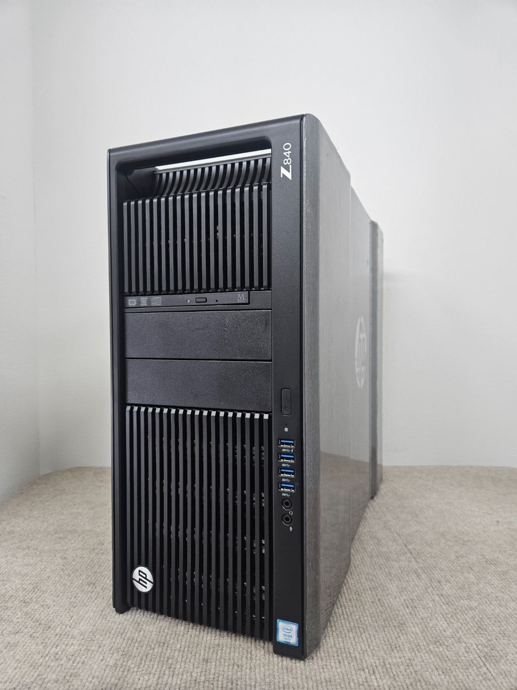 クリエイター向け HP Z840 Xeon E5-2690 V4 2CPU 28コア56スレッド メモリ128GB SSD 1TB NVIDIA Quadro K420