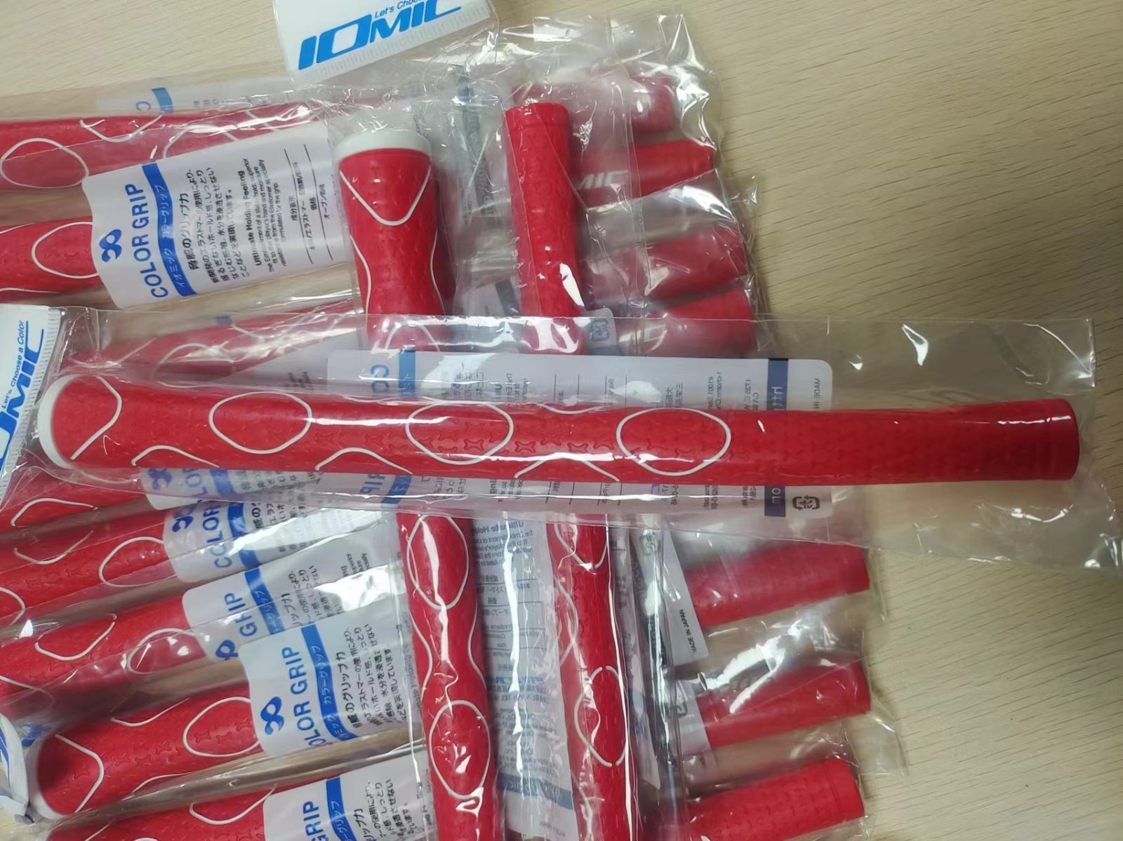 イオミックiX SA2.0レッド13本バックライン無しゴルフグリップ