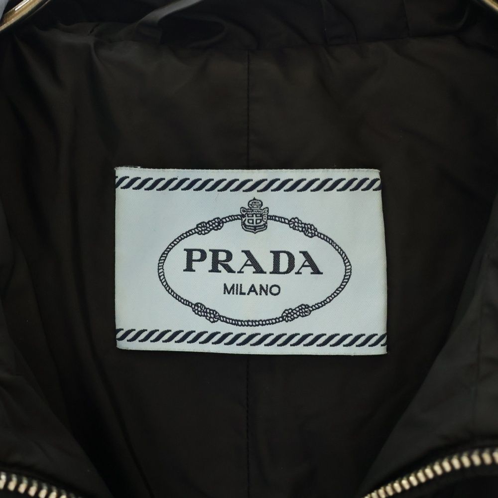 PRADA (プラダ) トライアングルロゴプレート 中綿 フーデッド