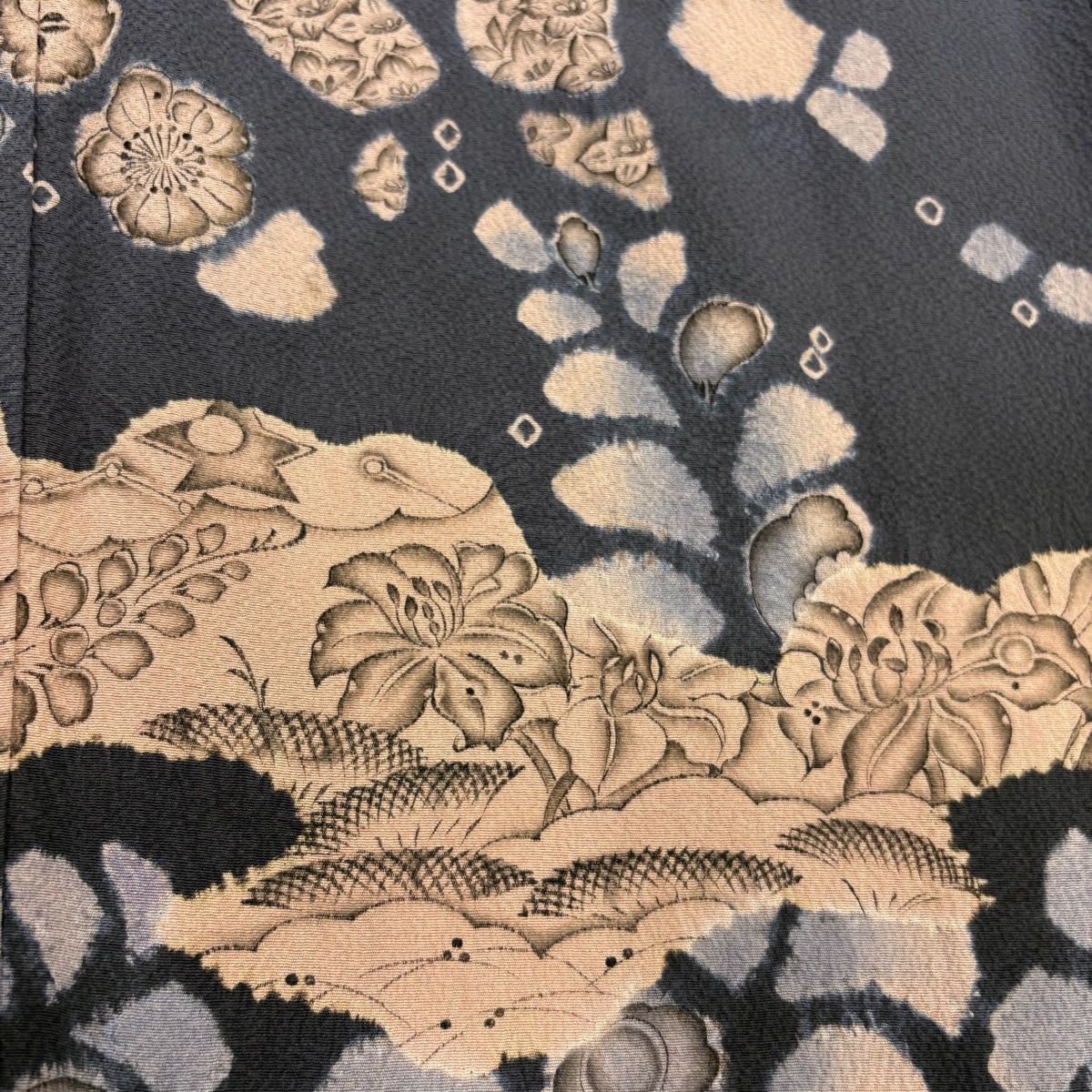 正絹辻が花柄　縮緬袷　一部しつけ糸　若草色 身幅広め 正絹辻が花柄 縮緬袷 一部しつけ糸 若草色 身幅広め 訪問着 身丈