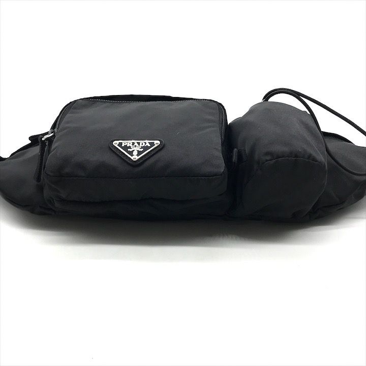 【美品】PRADA ウエストバッグ　三角ロゴ　黒　ナイロン 良品 PRADA プラダ 三角ロゴ ロゴ金具 ナイロン テスート ボディ