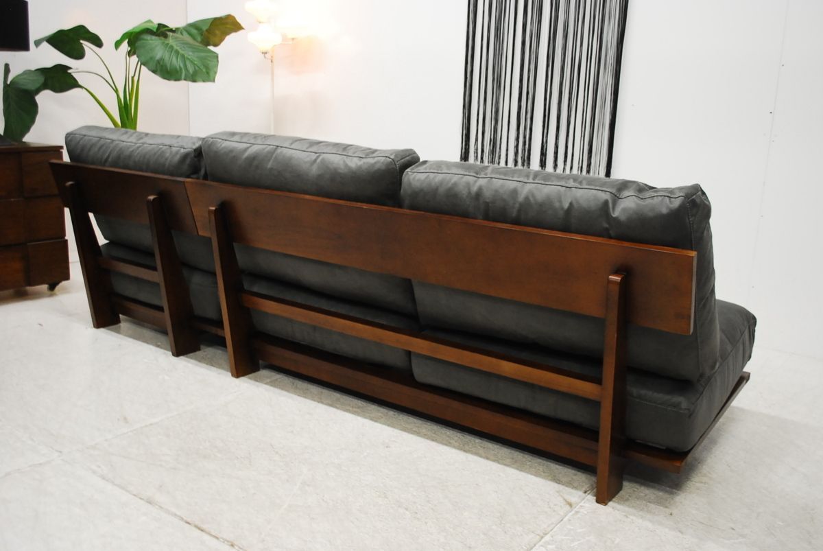 重圧感のある佇まい