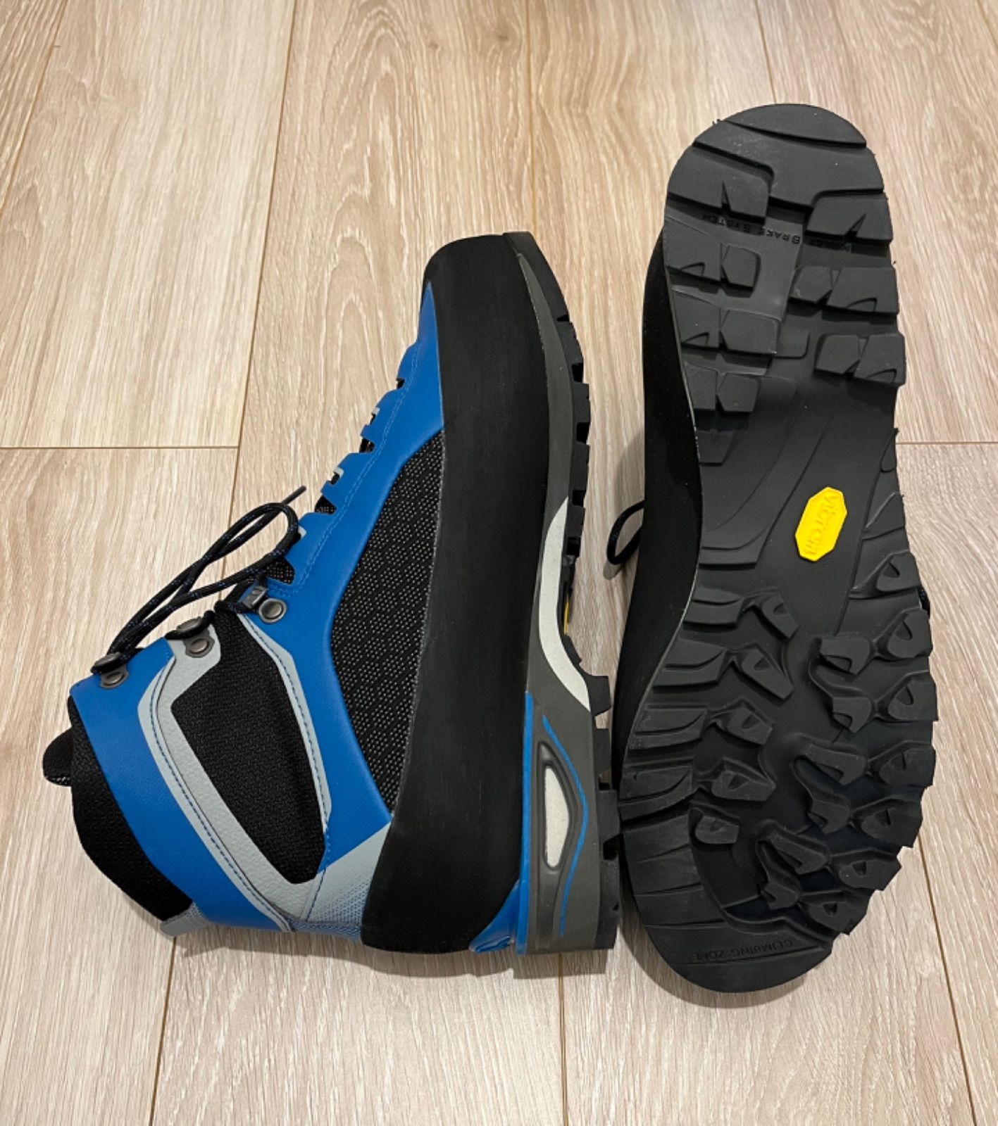 27 9 cm スポルティバ トランゴ タワー GTX 登山靴