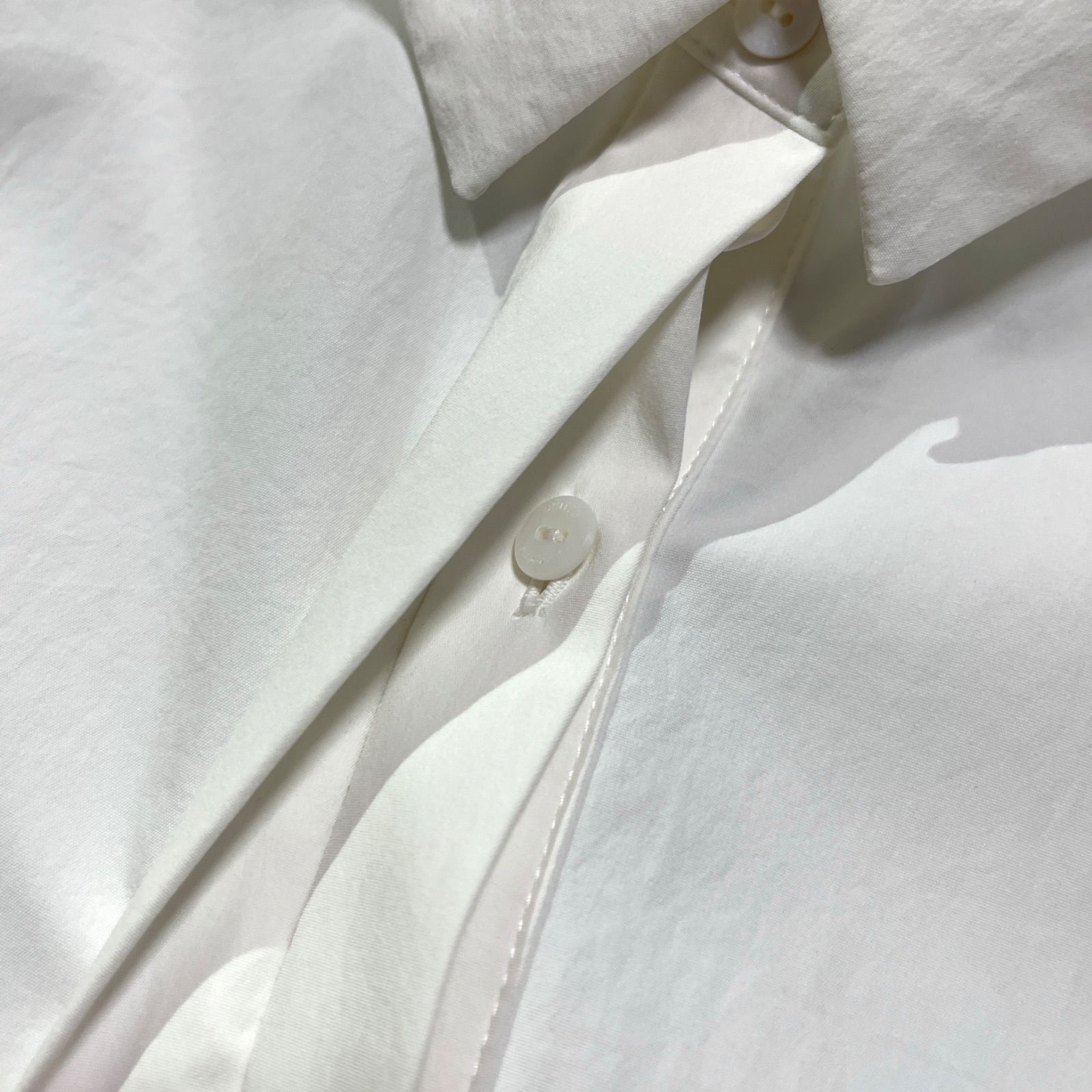 cE59 UNITED ARROWS 2024SS イレギュラー シャーリングブラウス 