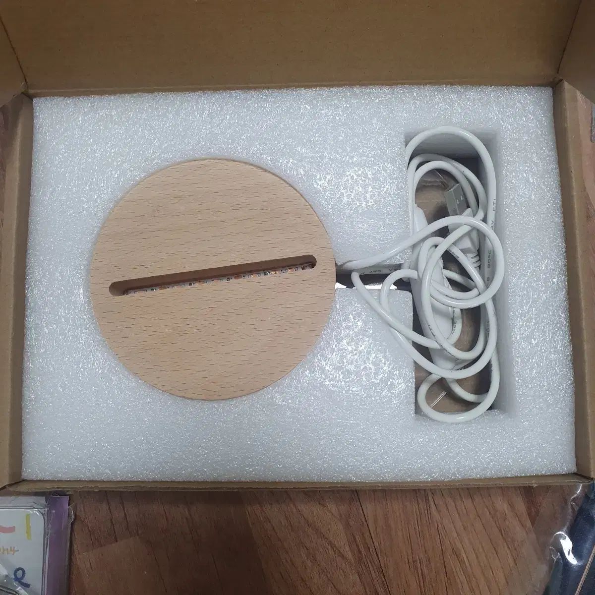 IU(アイユ) Strawberry moon ムードランプ ムードライト