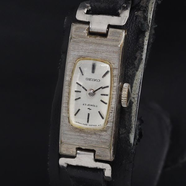 Manual Winding Seiko 23 Stones 1520-3330 Silver Dial Ladies Watch KRK 2000000 NSK