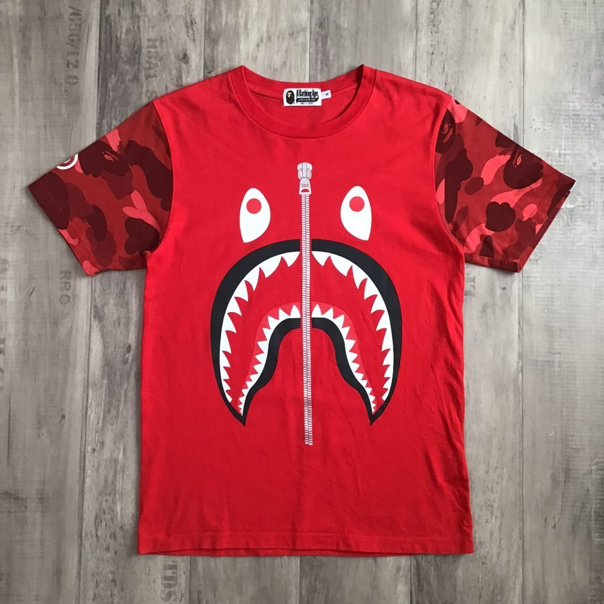 BAPE Red camo シャーク Tシャツ Sサイズ a bathing ape エイプ ベイプ