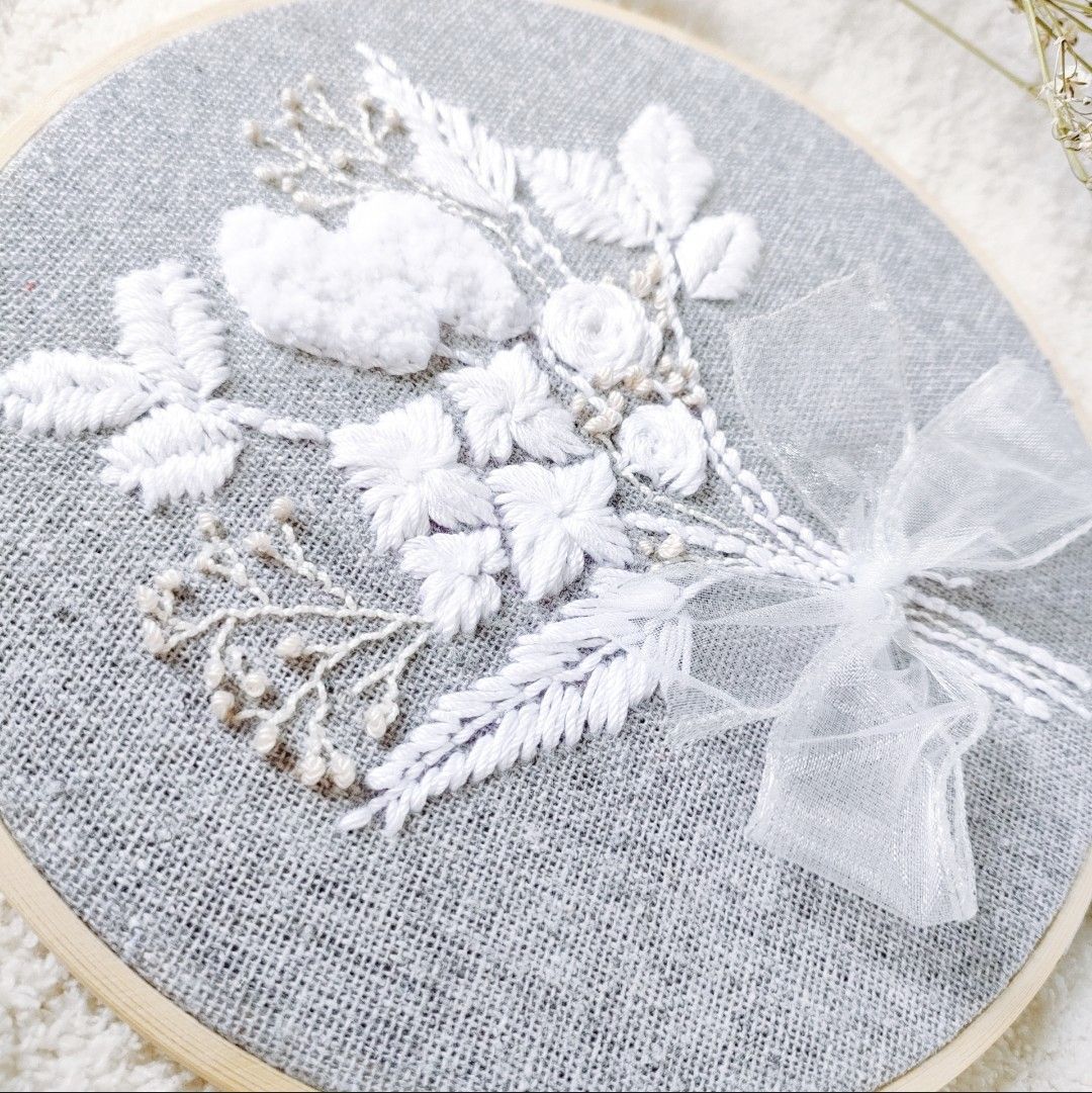 ※プーちゃん※mystic フラワー刺繍 オールインワン 一点もの】❀ホワイトカラー ドライフラワーブーケ刺繍❀ - メルカリ
