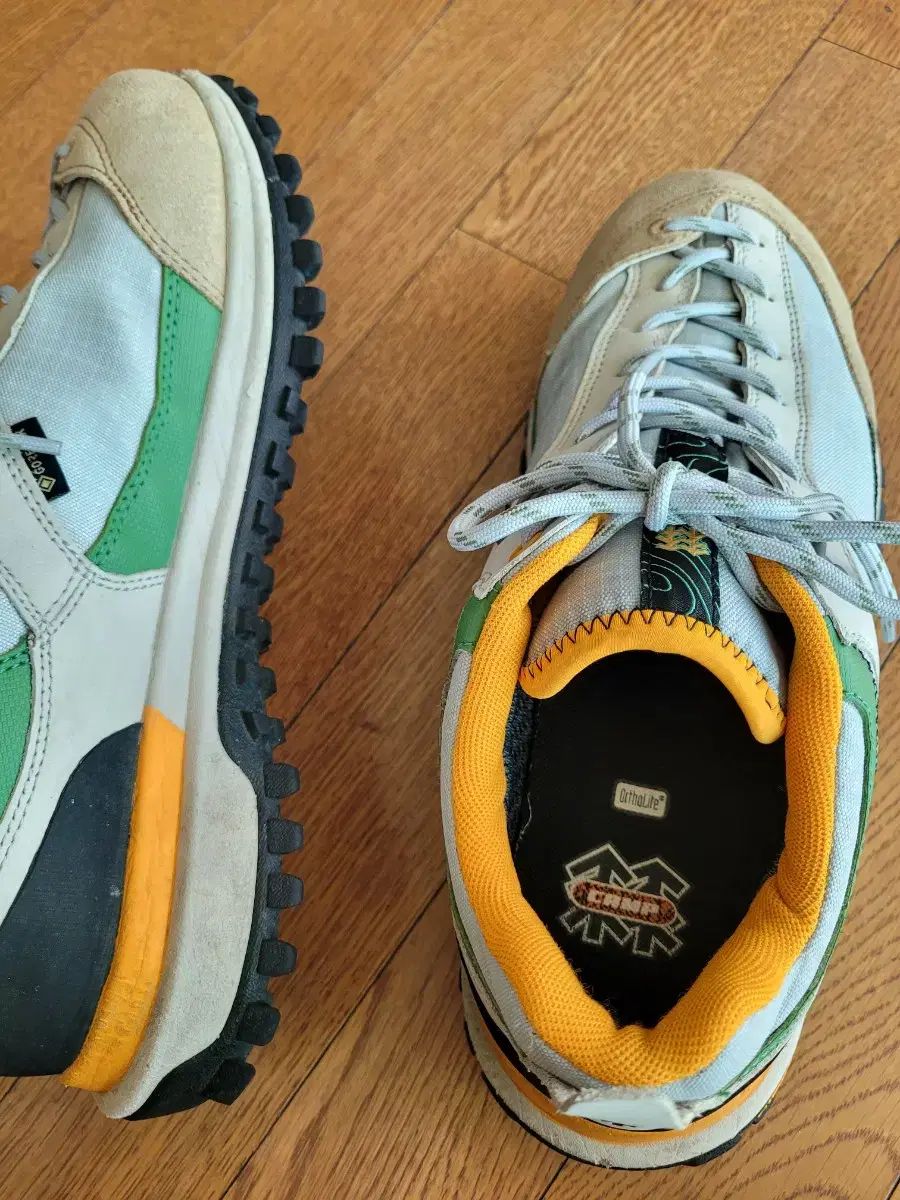 ゴアテックス 登山靴