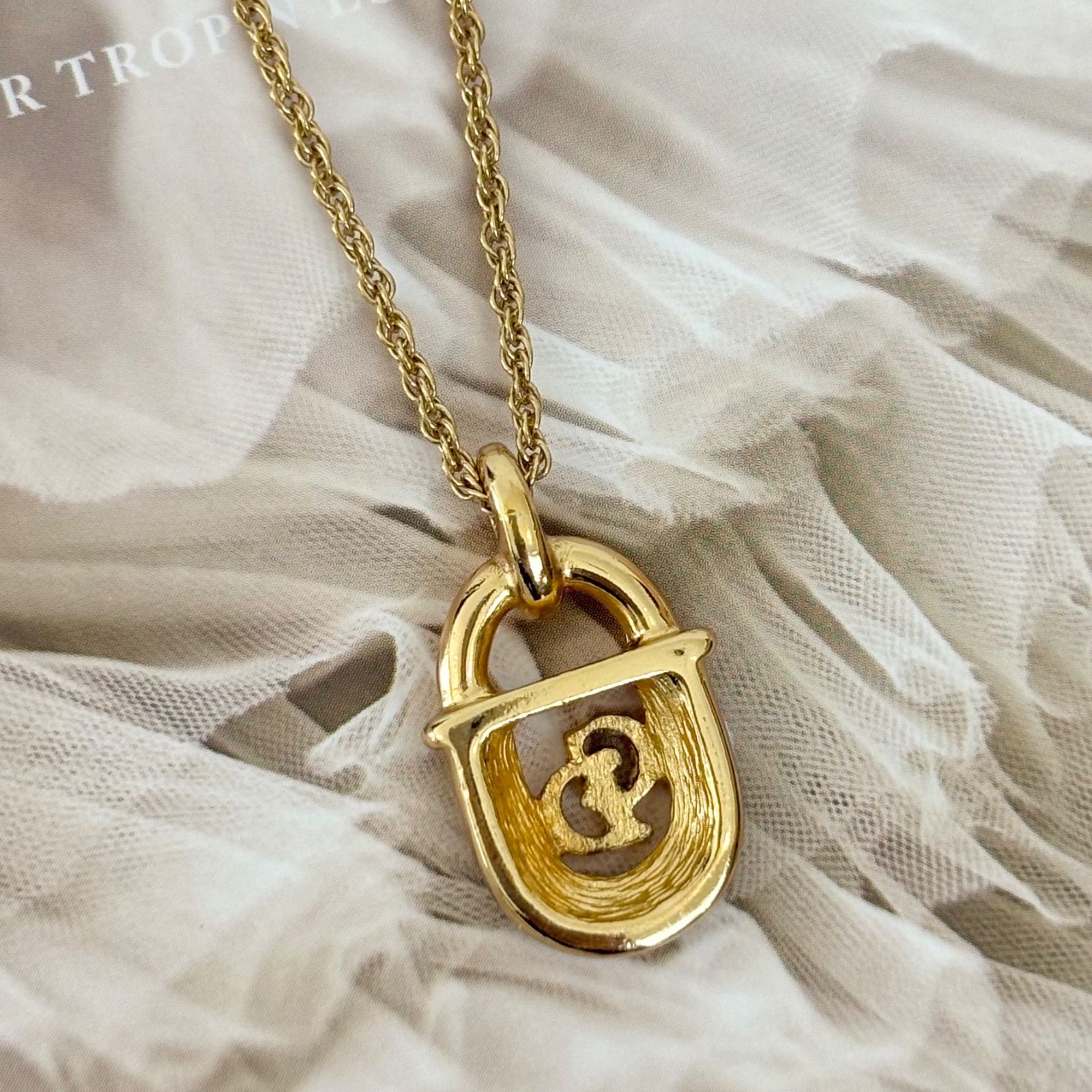 美品】クリスチャンディオール ネックレス 南京錠モチーフ ロゴ