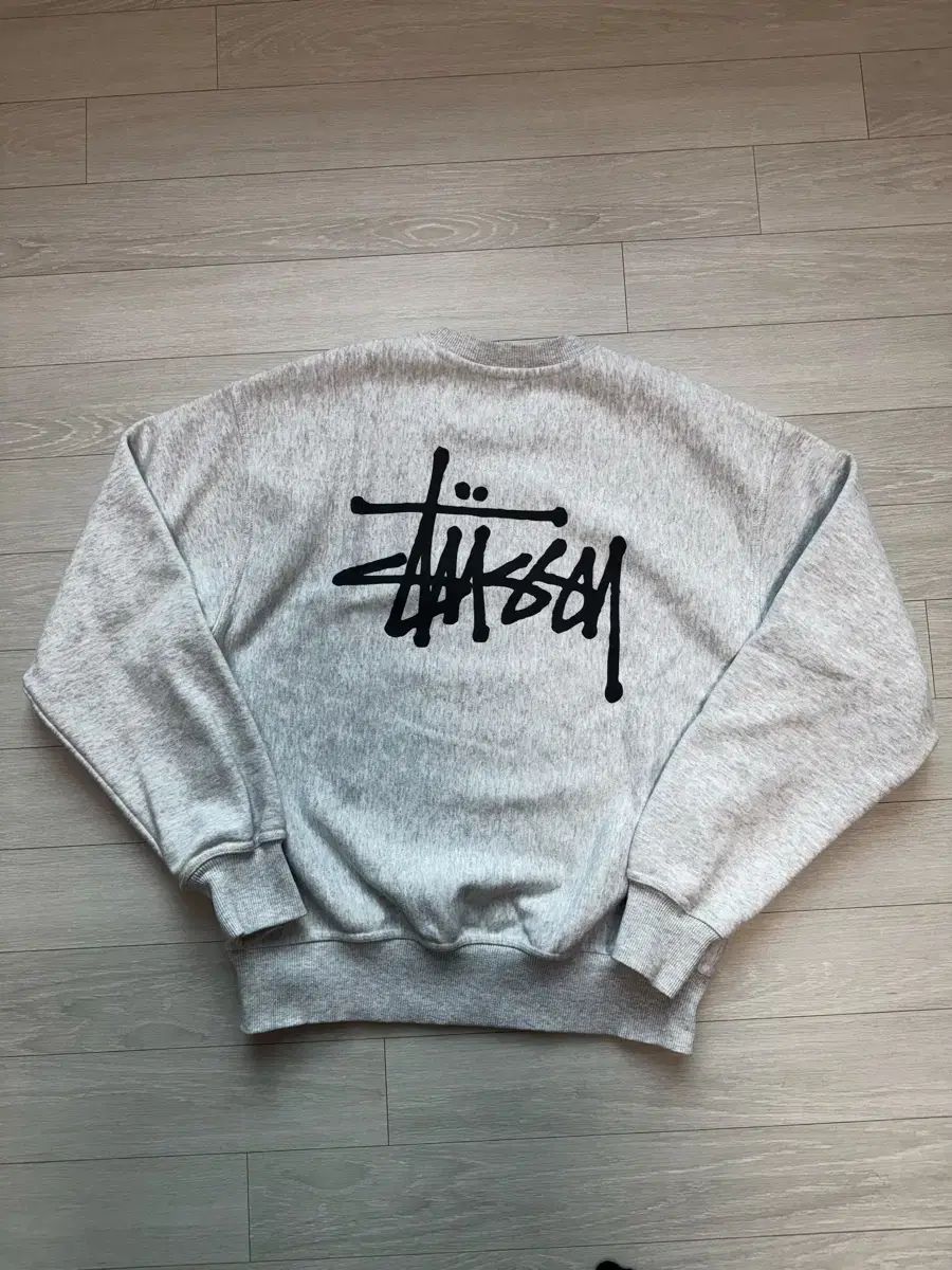 STUSSY(ステューシー) トレーナー 販売しています