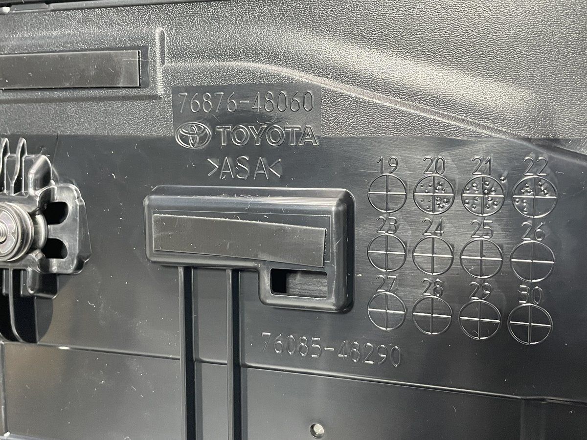 専用商品 ハリアー MXUA80/MXUA85/AXUH80/AXUH85 純正 リアスポイラー
