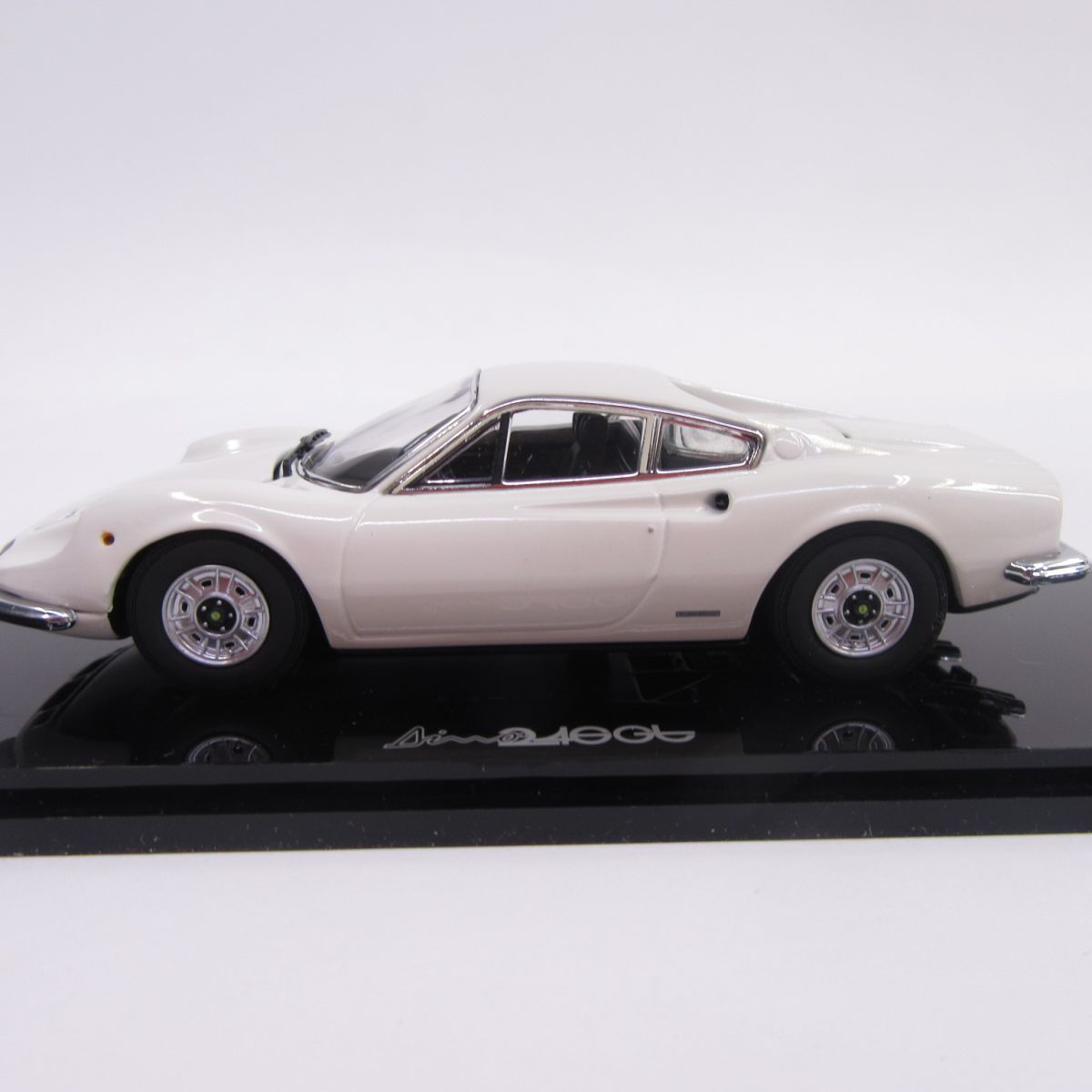 京商 1/43 フェラーリ ディーノ 246GT ホワイト ミニカー ※中古