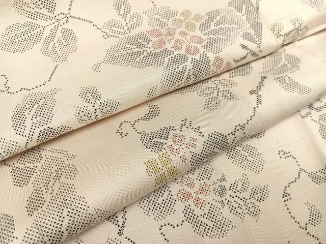 【未使用品・訳あり】白大島紬 着物 正絹 草花柄 カタス式 A-1495 未使用品・訳あり】白大島紬 着物 正絹 草花柄 カタス式 A-1495