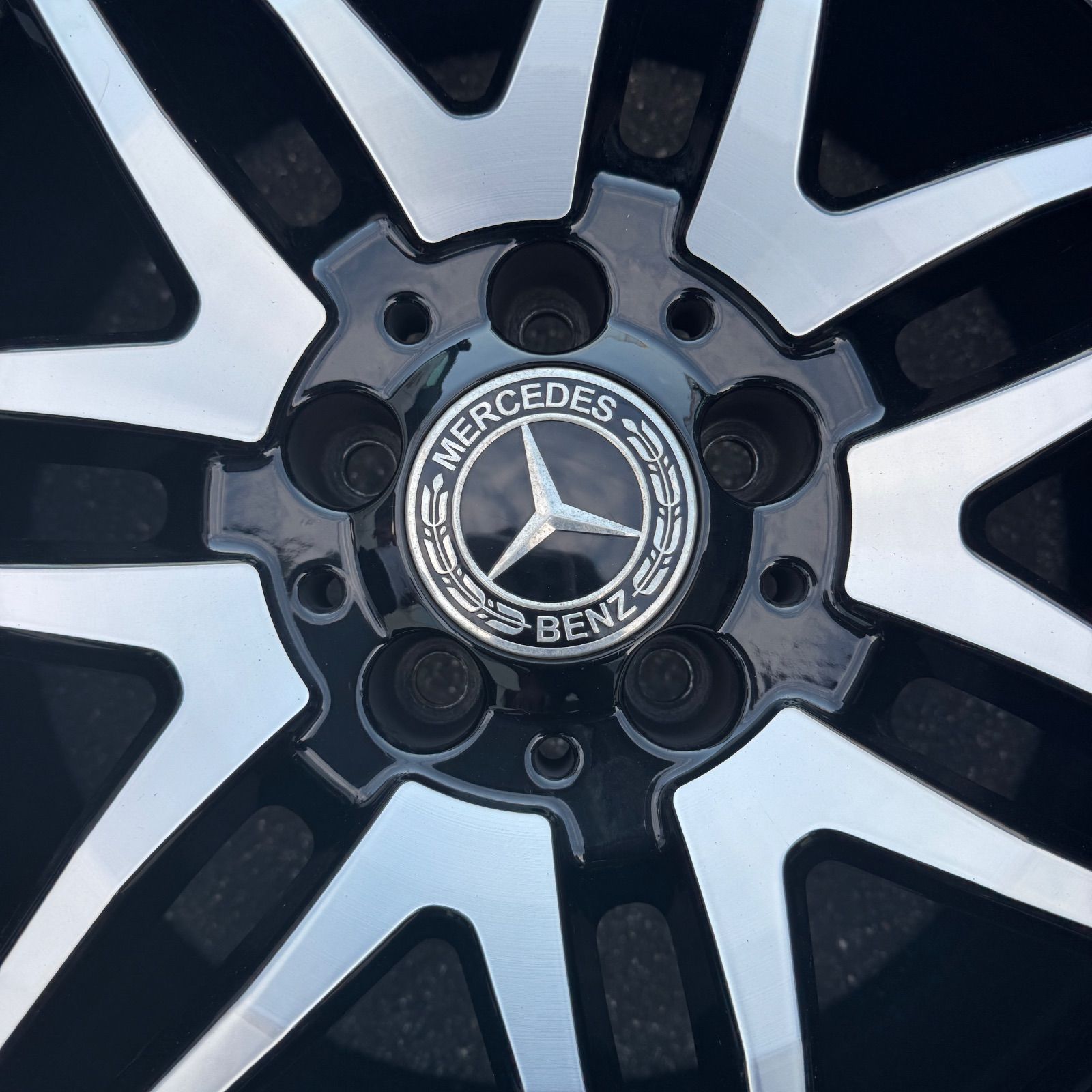純正 ベンツVクラス 19インチ V220d AMG ホイール&スタッドレス4本 純正 ベンツVクラス 19インチ V220d AMG ホイール&スタッドレス4