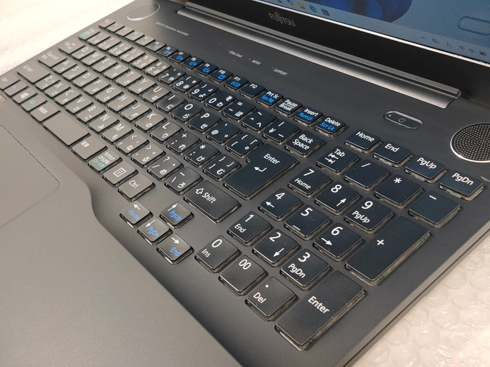 富士通 Fujitsu LIFEBOOK AH53/X Core i7-6700HQ/8GB/1TB HDD