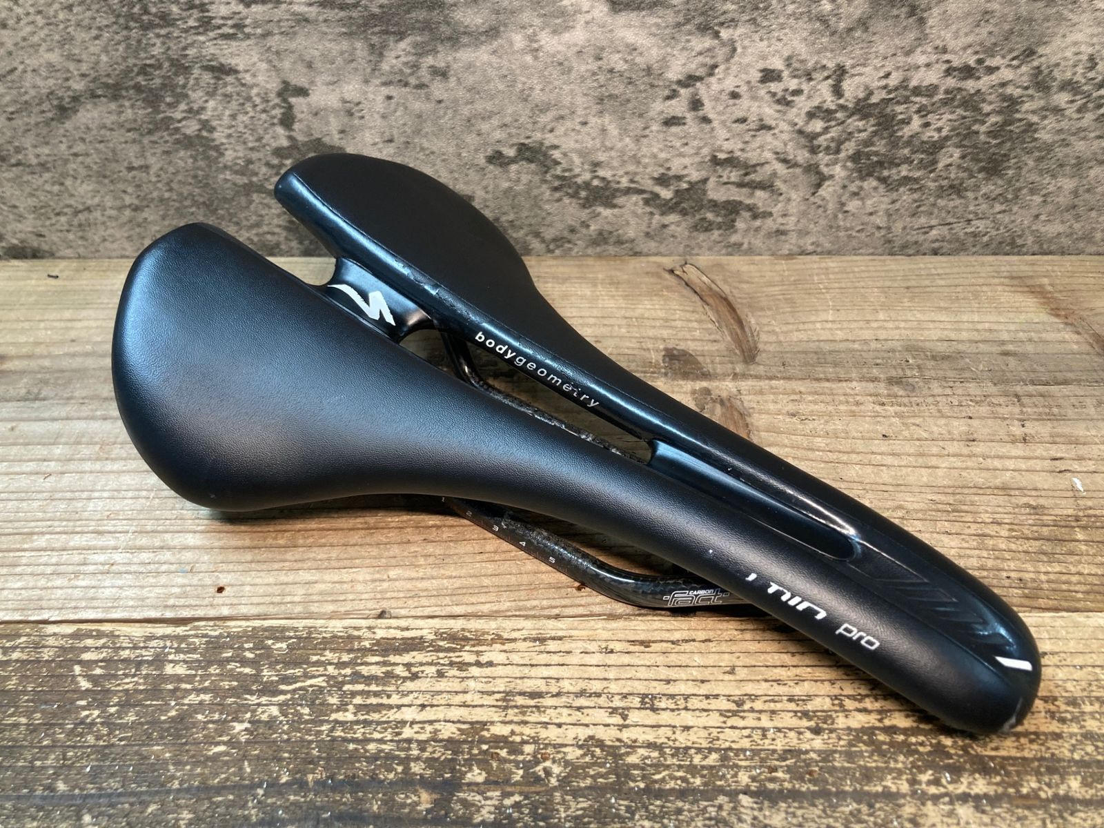 SPECIALIZED ROMIN PRO サドル カーボンレール 公式WEBショップ