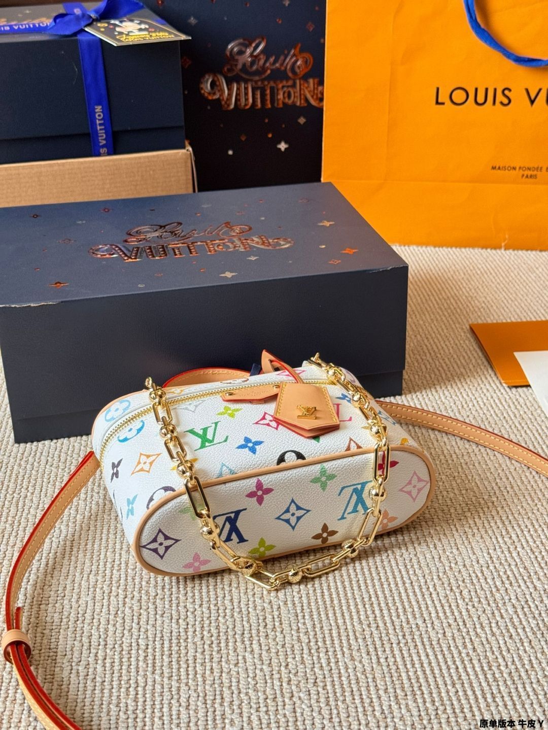 今日特価】LV 2025 村上隆 白三彩 Vanity Chain Pouch ルイ