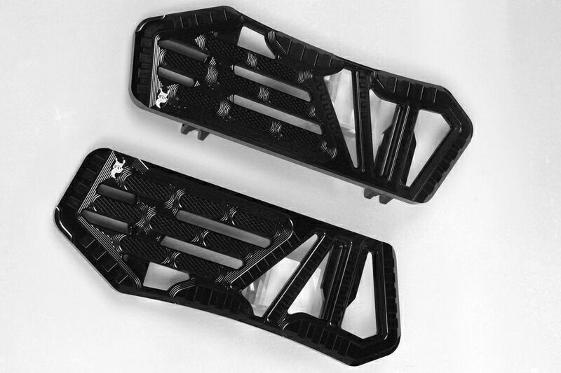 NEXT LEVEL フロアボード 2012〜16年FLD 1986〜17年FLソフテイル 1984年以降ツーリング トライク|ブラック