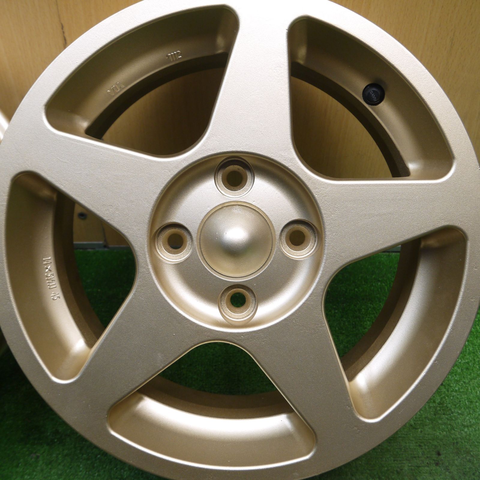 355T ホイール