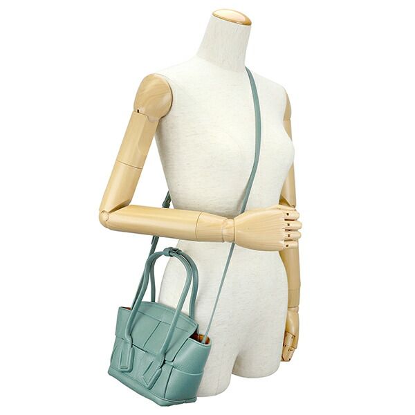 BOTTEGA VENETA MINI THE ARCO ストーム Bottega Veneta - Arco 29 Storm Blue Woven Leather Small