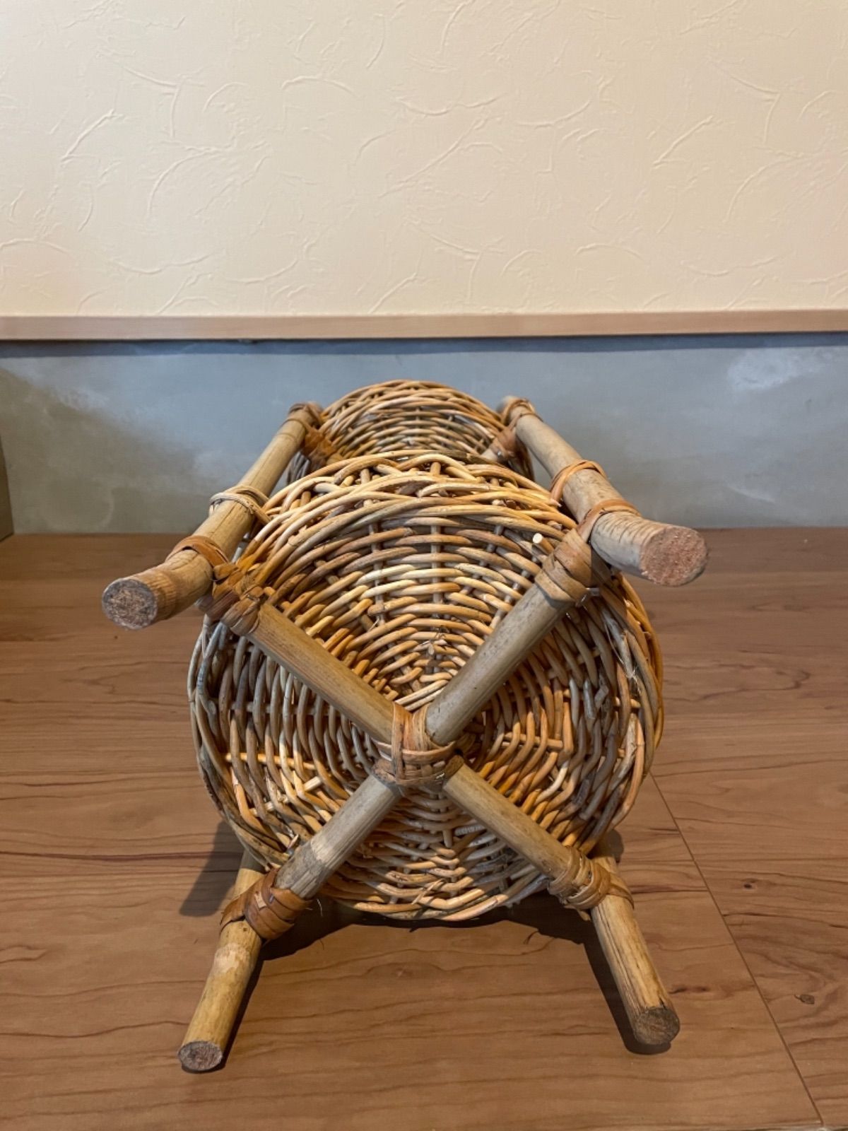 ユグラ ラタン フラワースタンド2段 - メルカリ