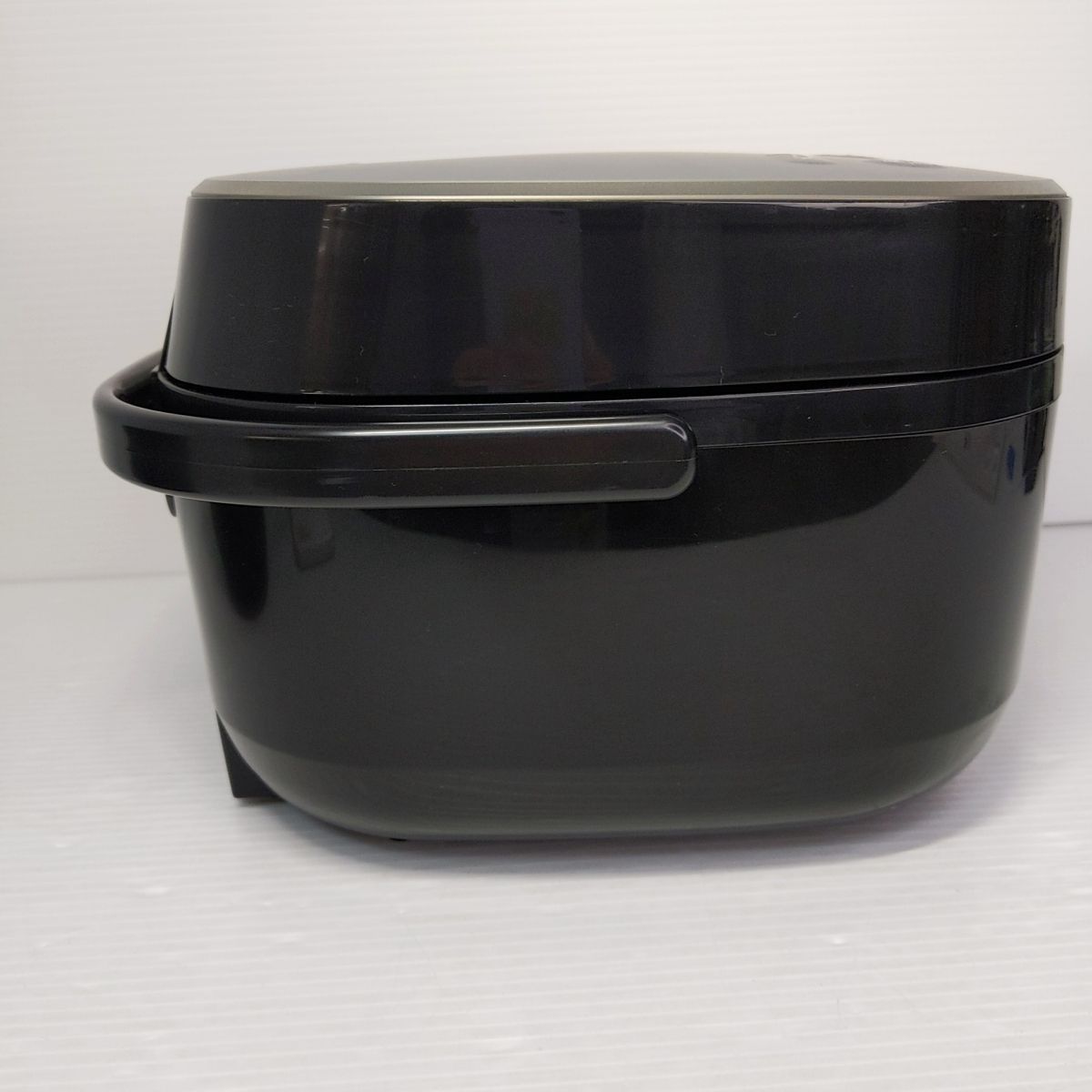 生活家電 【品】SHARP マイコン炊飯器 3合炊き 2023年製 KS-CF05B-B