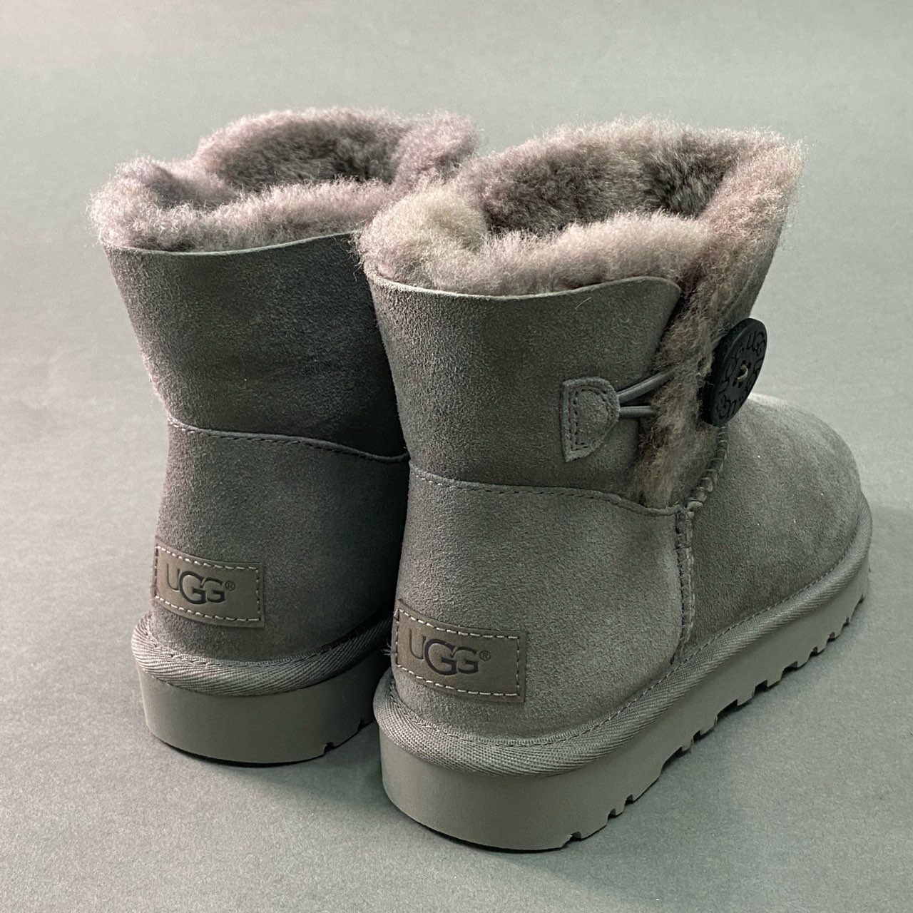 5g24 《未使用》 UGG アグ W MINI BAILEY BUTTON 2 ムートン