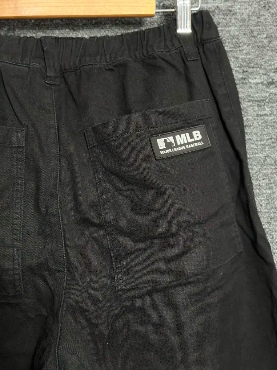 MLB 黒 カーゴパンツ 30