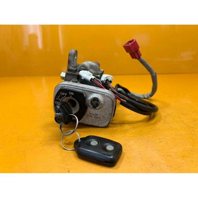 XU 59202]@ヤマハ YAMAHA マジェスティ250C SG03J-074 キーセット