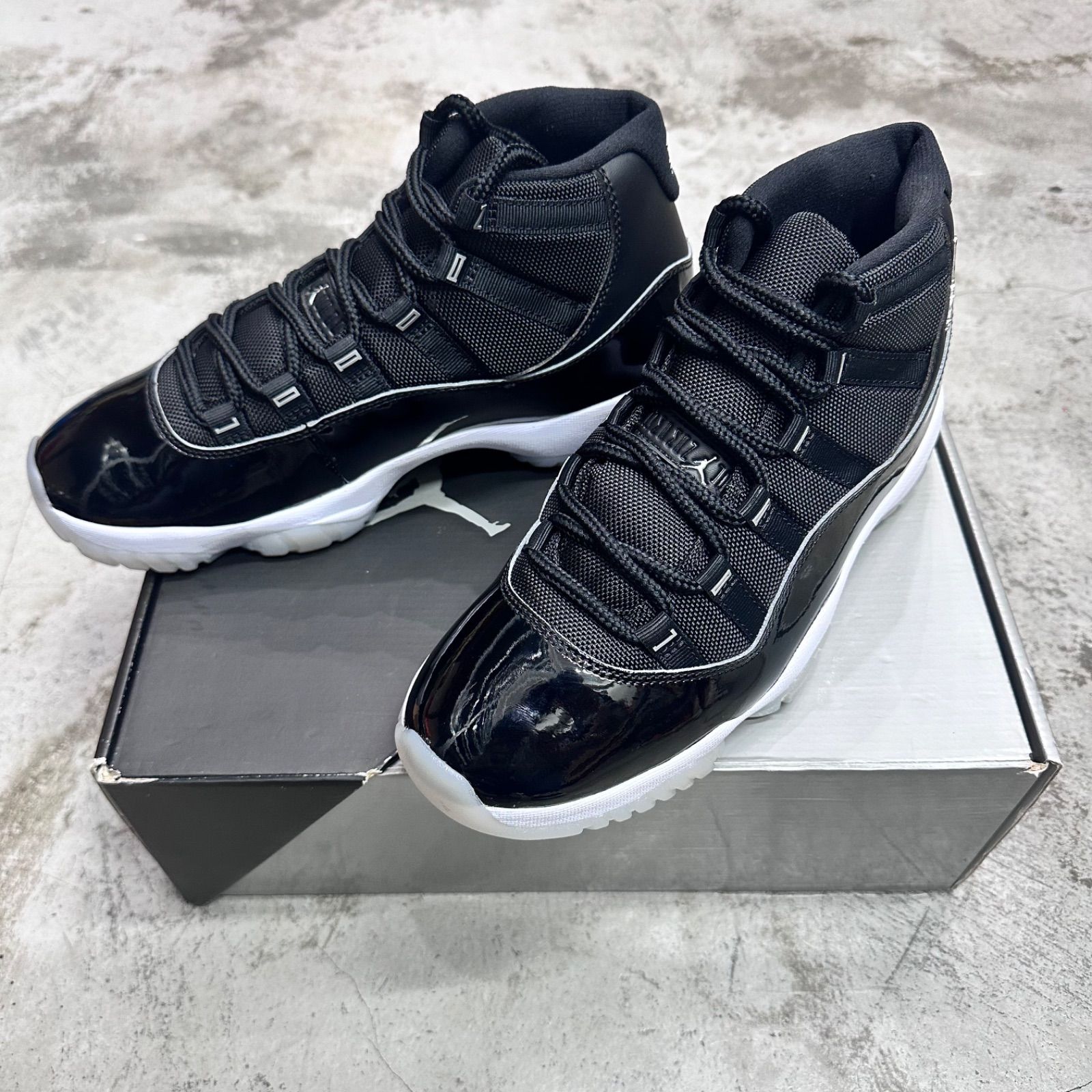 NIKE Air Jordan 11 