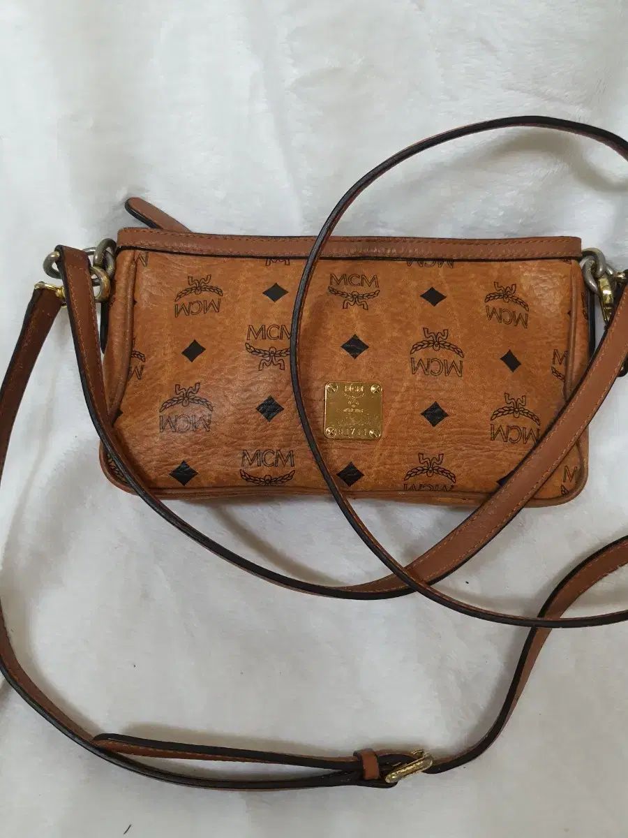 mcm ヴィセトス クロスバッグ