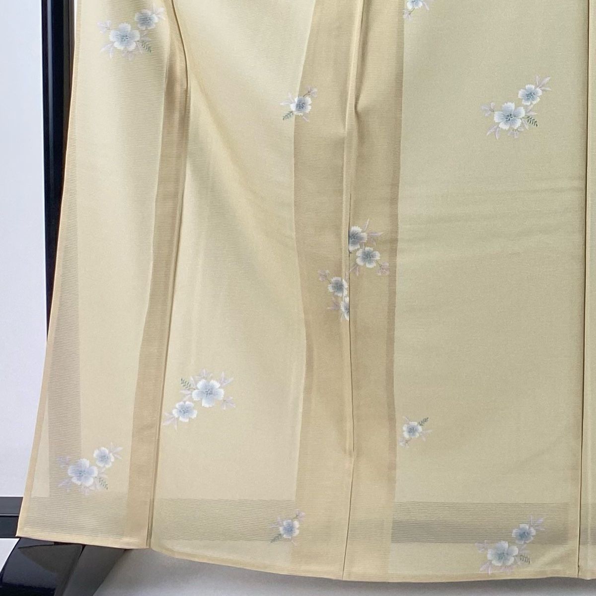 草花 ベージュ