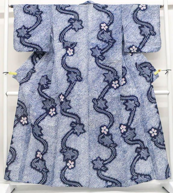 京松 着物 浴衣 有松鳴海絞り 昭和レトロ 流水に花柄 身丈約162cm 裄丈約63cm r7z05-451