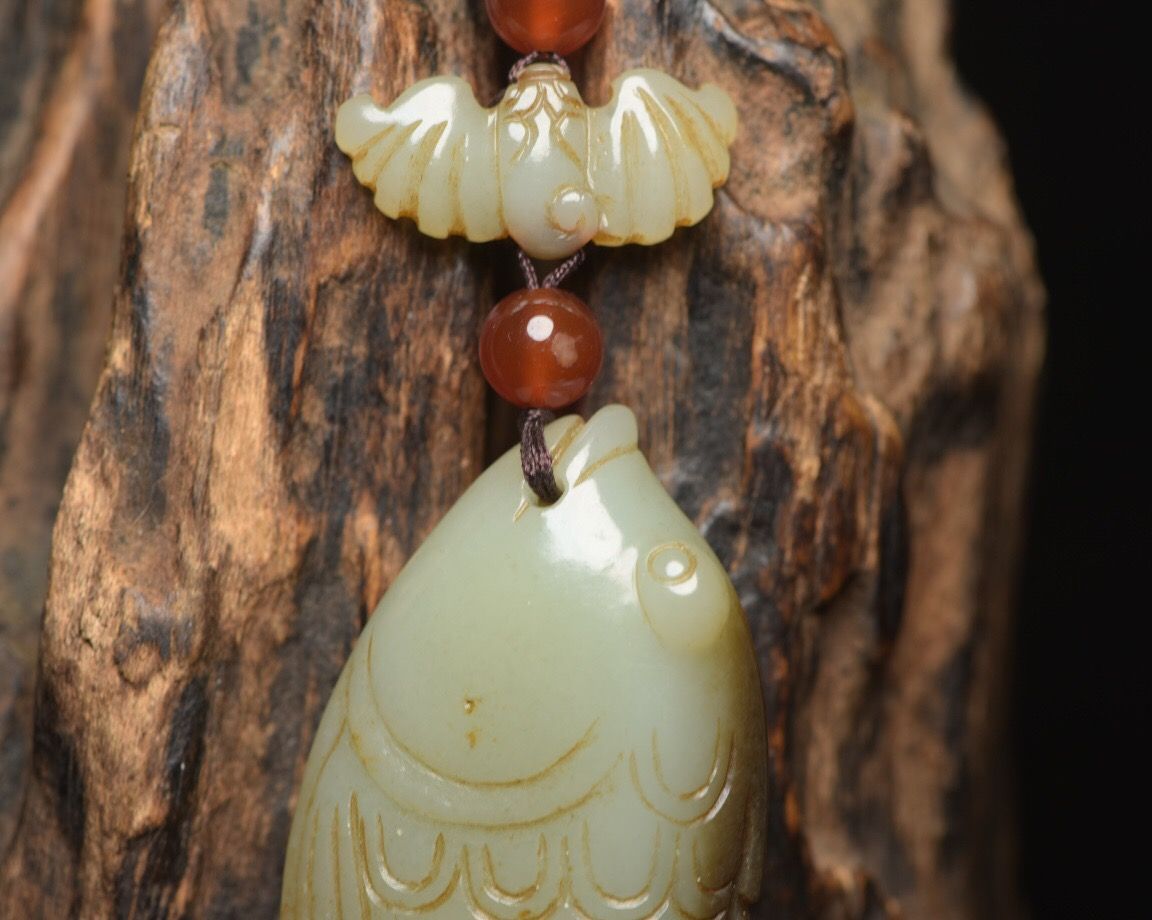 旧家蔵出し 和田玉細密彫 羊脂白玉 沁色自然 玉魚 彫刻 根付