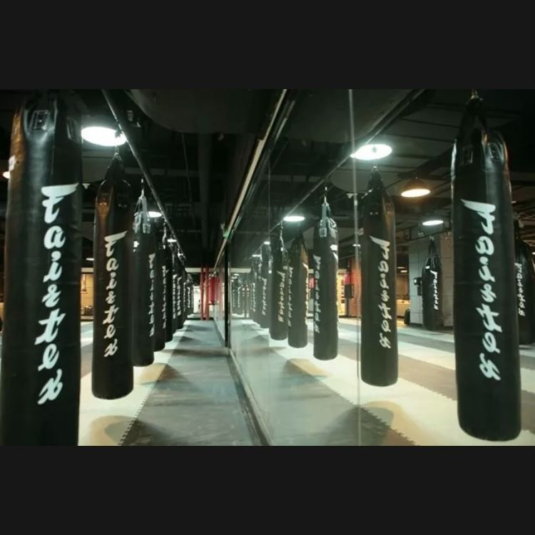 【新品】 fairtex  ムエタイ バナナサンドバック HB6 Black 新品】 Fairtex ムエタイ バナナサンドバック HB6 ブラック