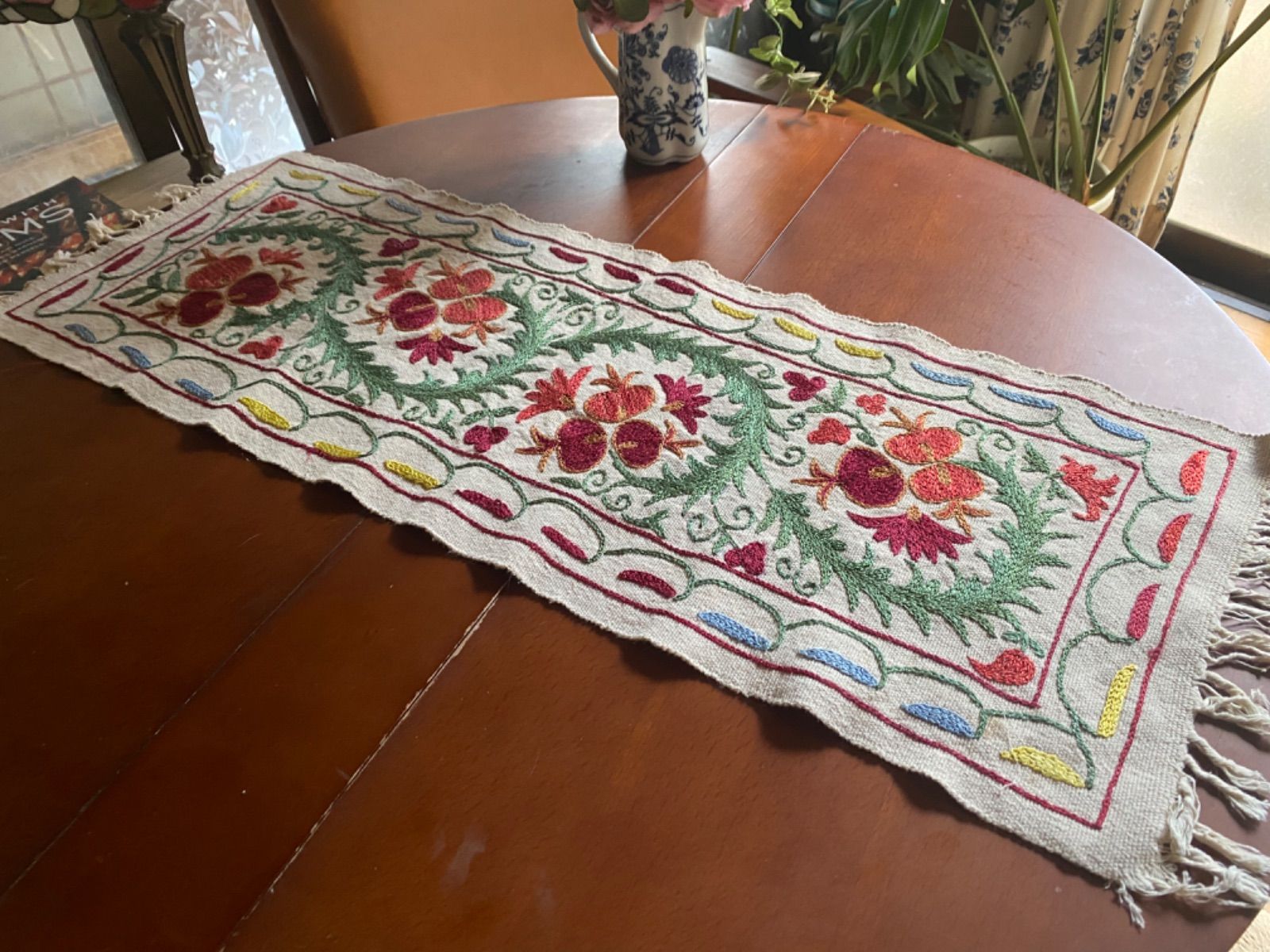 ウズベキスタン 刺繍テーブルクロス 約92cm x 92cm