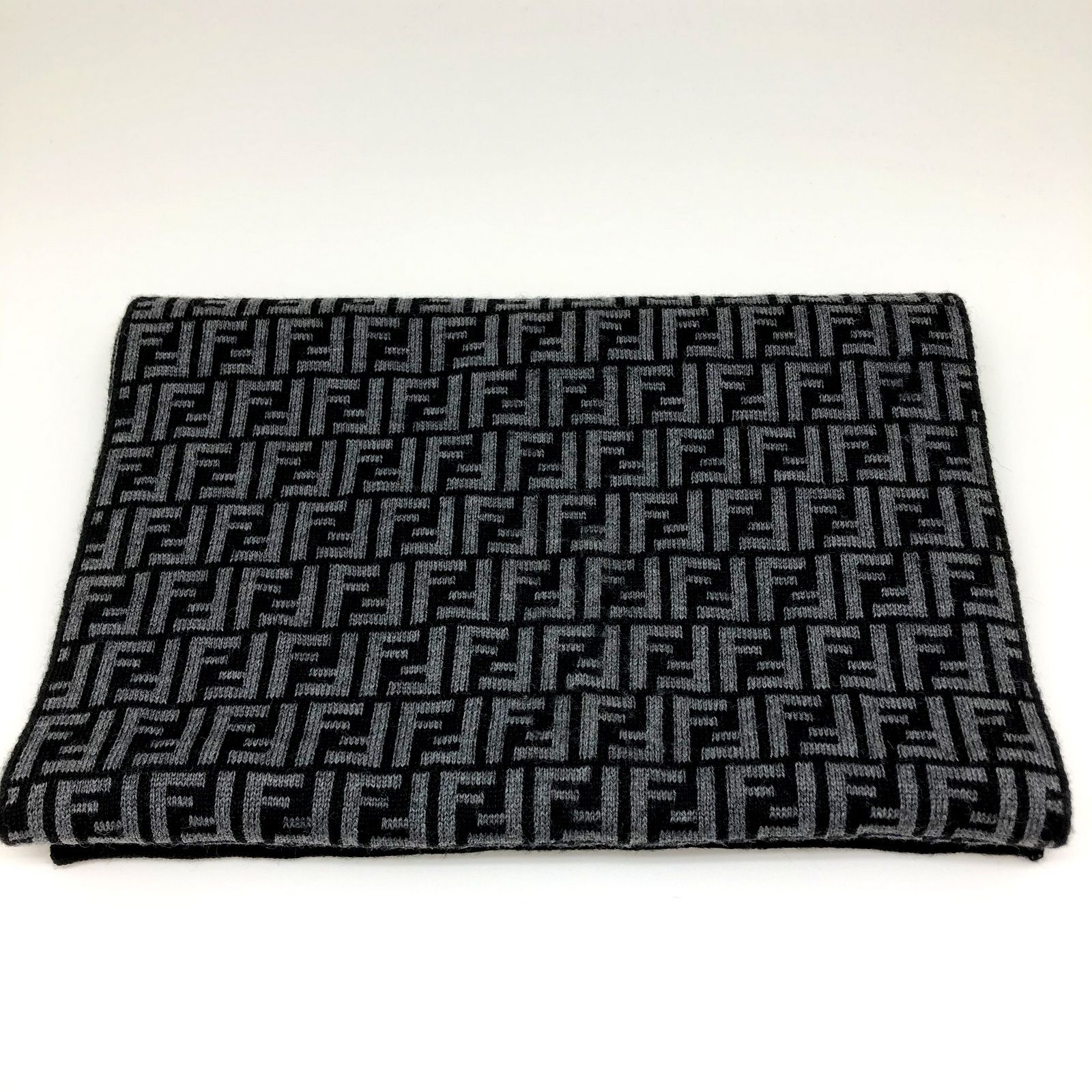 新品未使用品　FENDI フェンディ　ズッカ　ウール100% マフラー 楽天市場】FENDI フェンディ マフラー ズッカ柄 ストライプ