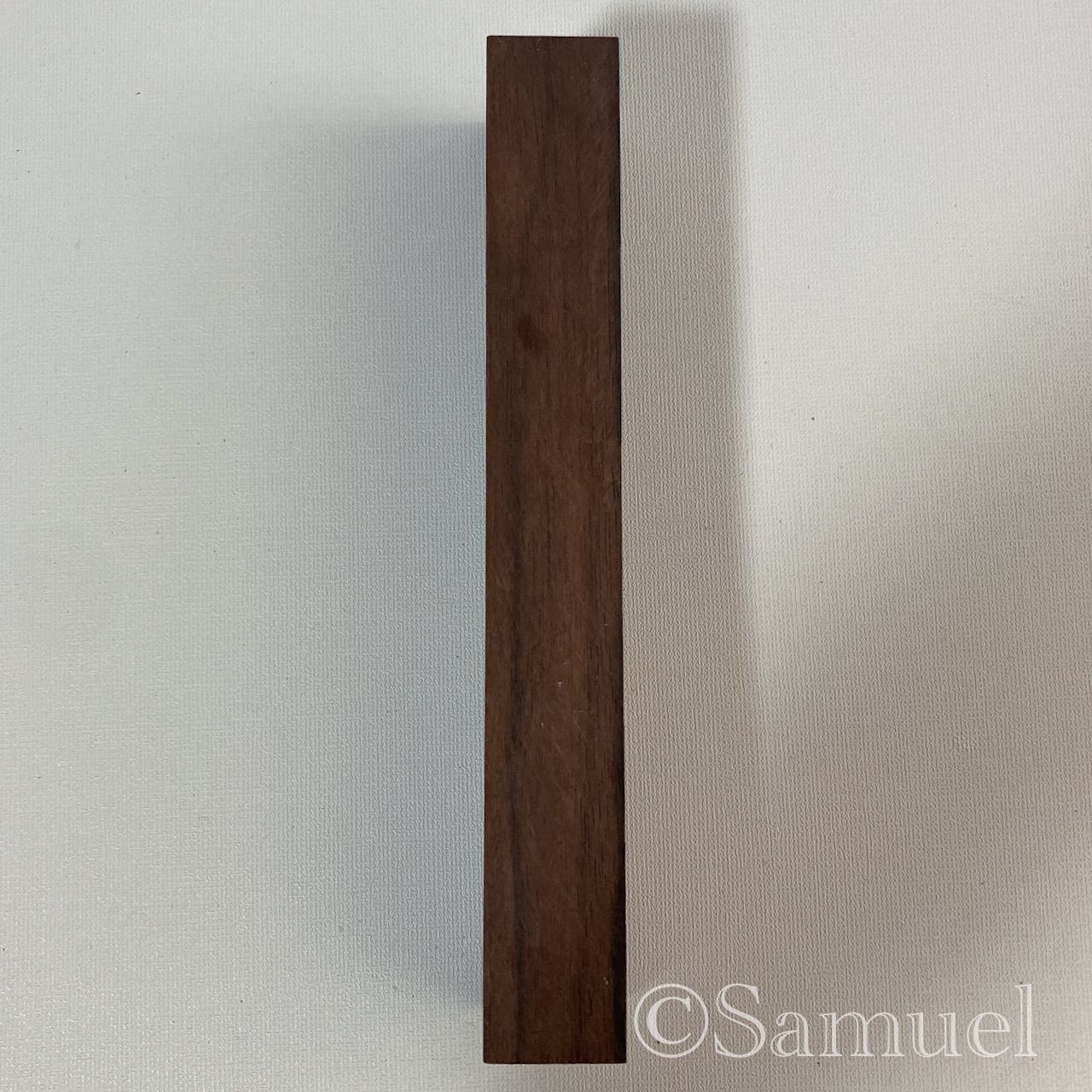 天然木角材　端材です。多分　紫檀の加工前。 紫檀（シタン）角材 | DIY・趣味関連商品の販売 | 無垢木材通販