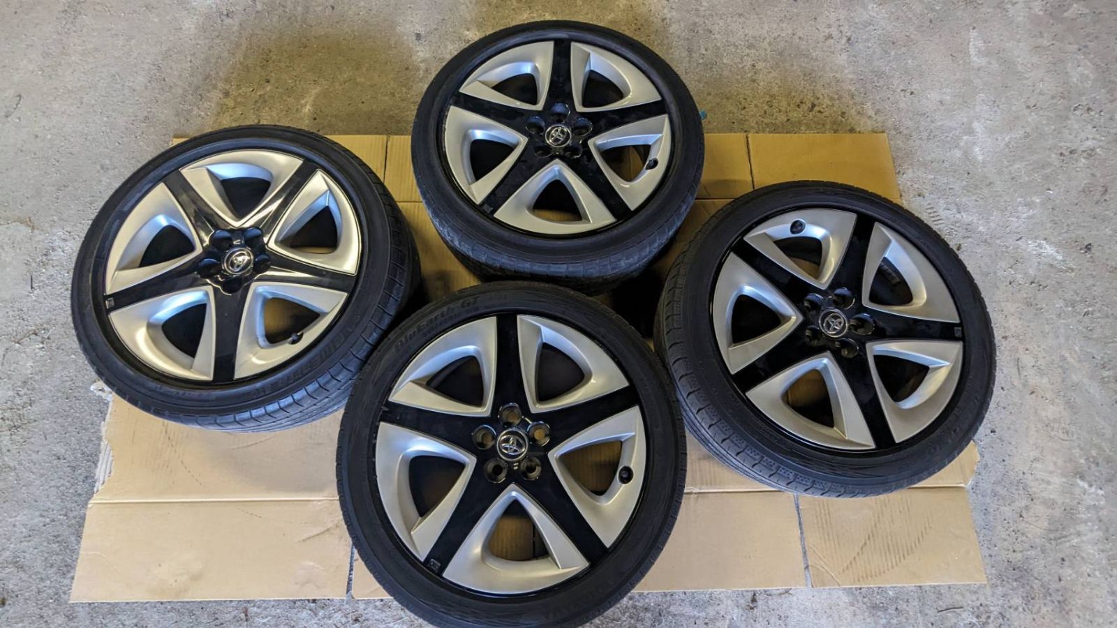 ZVW50 前期 プリウス アルミホイール　50　7J　PCD 100　トヨタ ZVW50 前期 プリウス アルミホイール 50 7J PCD 100 トヨタ