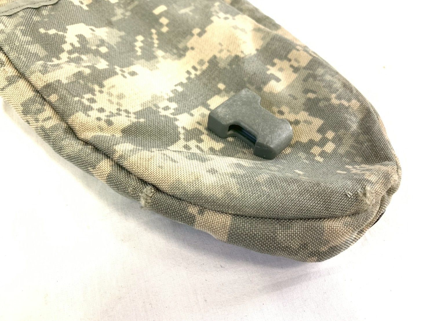 米軍放出品 折りたたみスコップ ショベル 専用ポーチ付 米軍仕様品 米軍タイプ 三つ折 スコップ ケース付き ブラック折り畳み