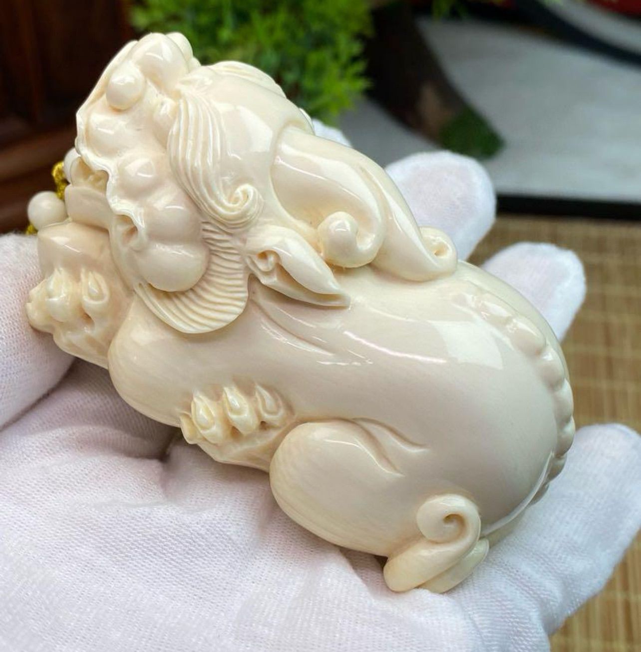 天然マンモス牙美しい手作り彫刻　招財貔貅　手握り物 天然マンモス牙美しい手作り彫刻 招財貔貅 手握り物