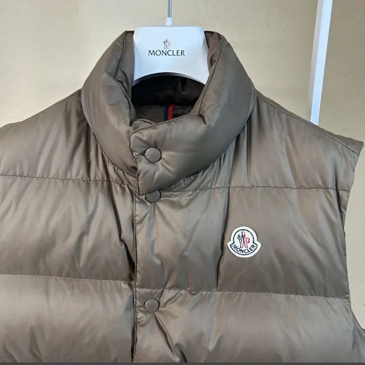 MONCLER モンクレールダウンベストベージュ系 ベージュ 2 着丈61