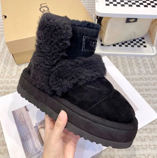 UGG アグ レディース クラシック チラピーク Classic Chillapeak 箱付 Black - メルカリ